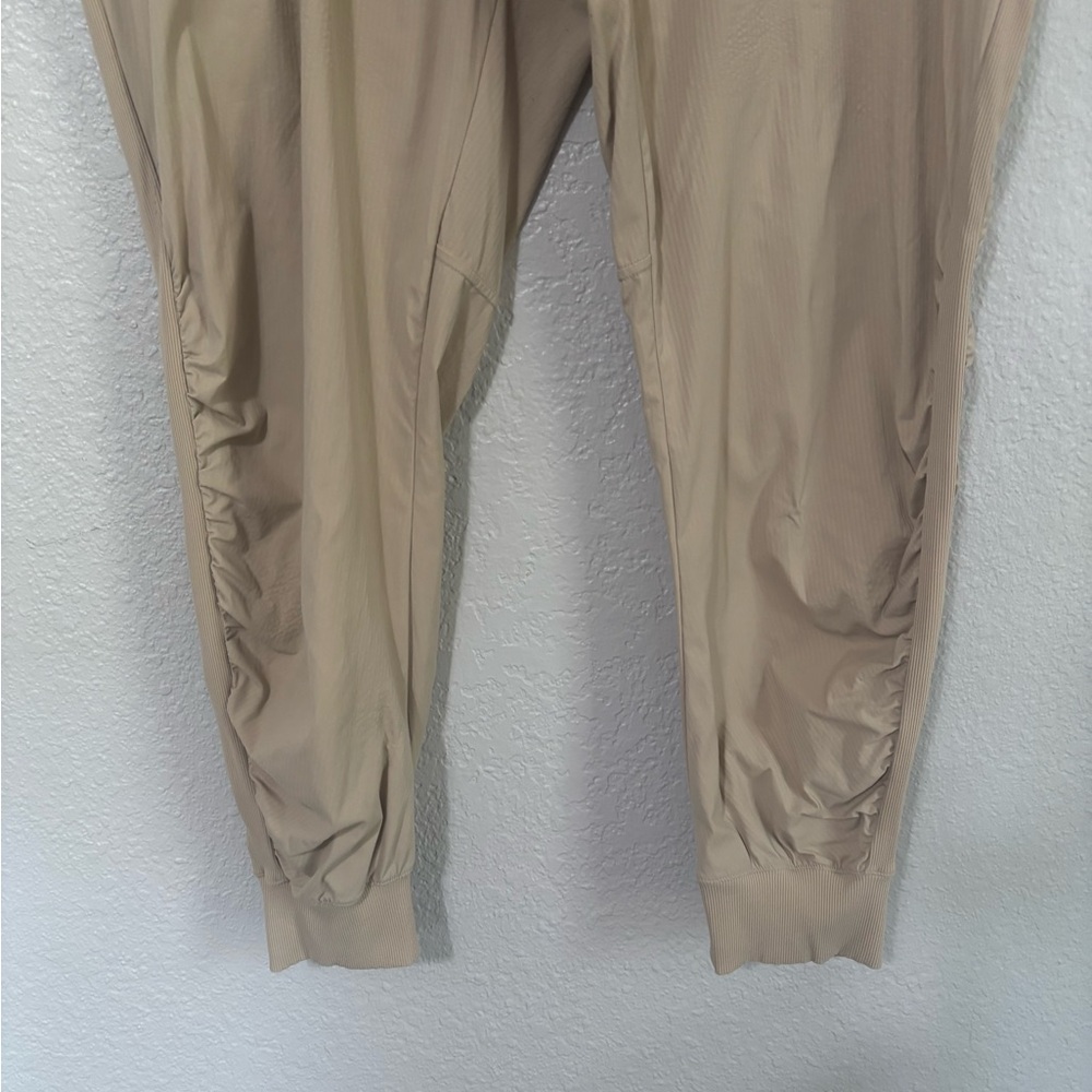 LuLuLemon Dance Studio Joggers - Picture 3 of 10